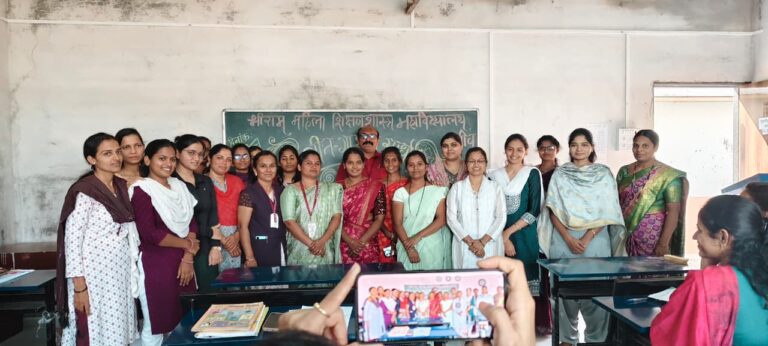 Children's Day was celebrated with enthusiasm today at Sriram Mahila Shikshnshastr Mahavidyalaya, Paniv.